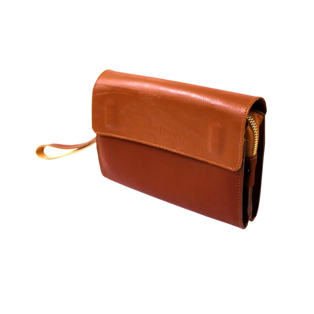 Nomadic Clutch