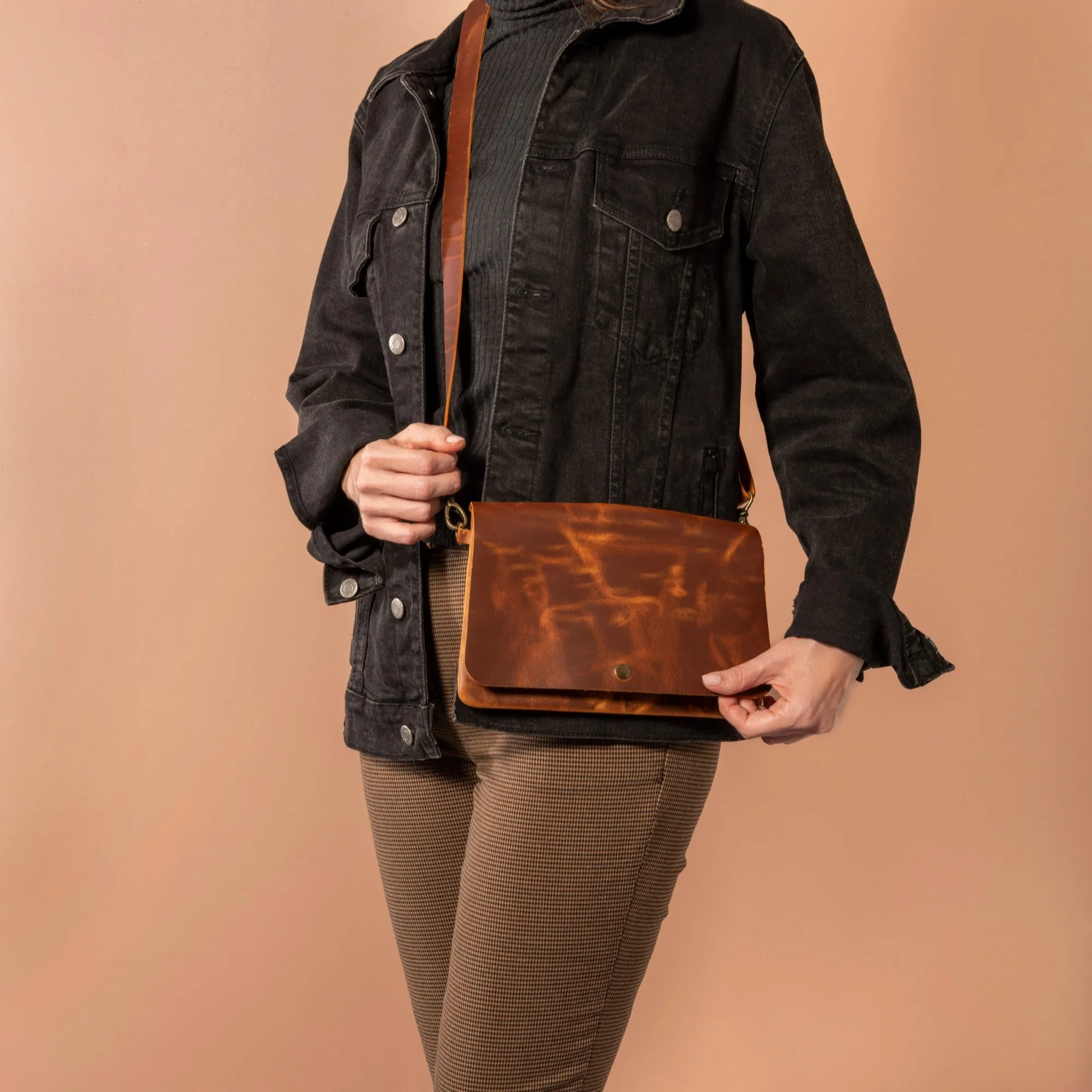 Teslin Leather Convertible Purse | Warehouse Sale