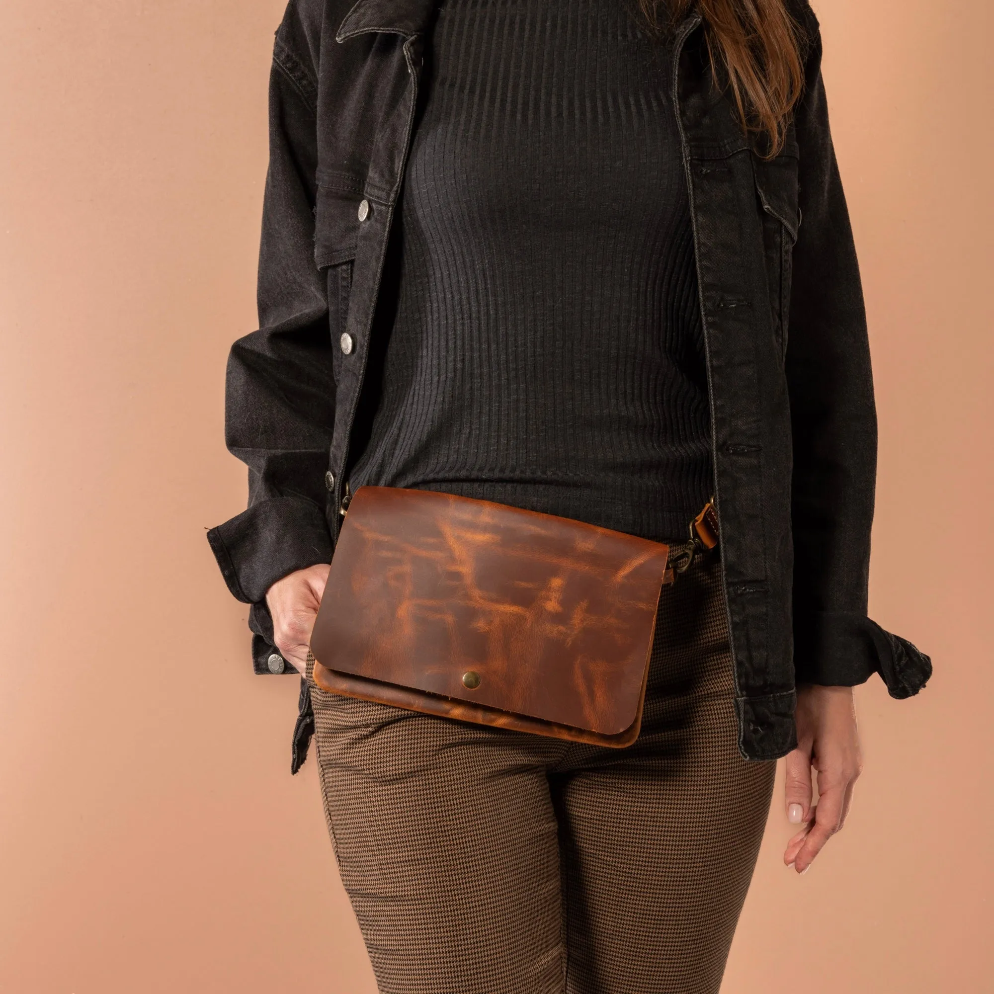 Teslin Leather Convertible Purse | Warehouse Sale