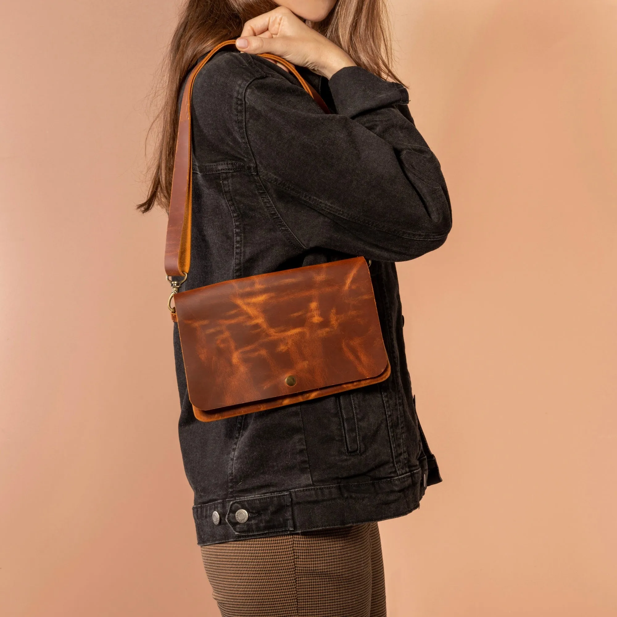 Teslin Leather Convertible Purse | Warehouse Sale